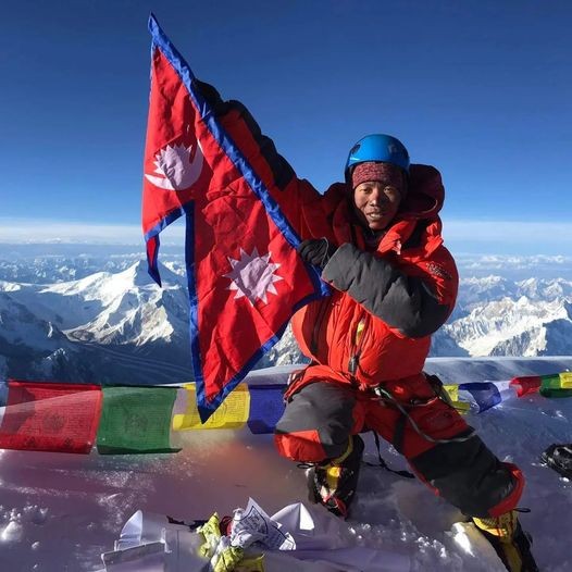 The fastest person to climb 5 highest mountains