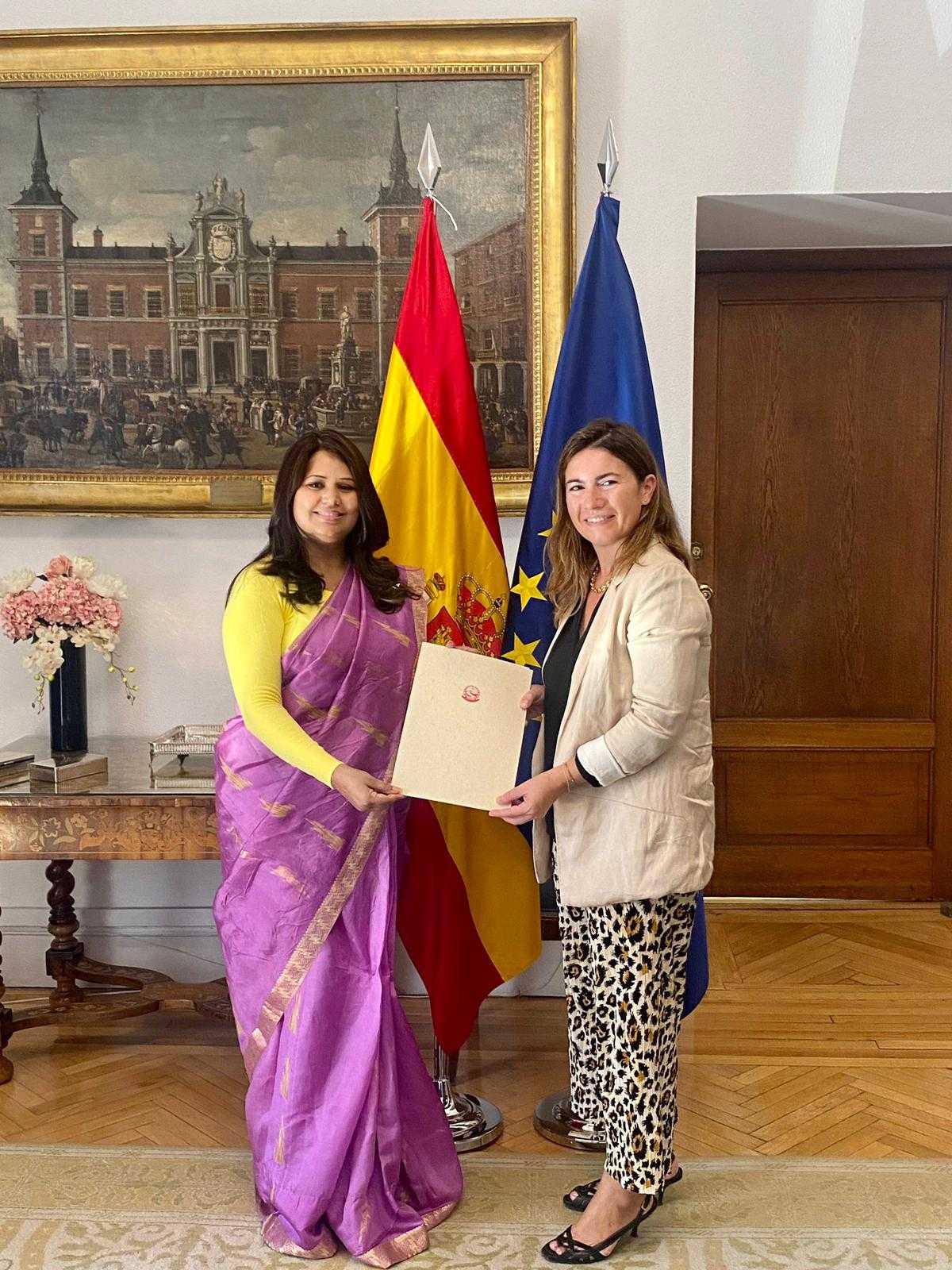 Ambassador Dhakal presents her credentials to Spain