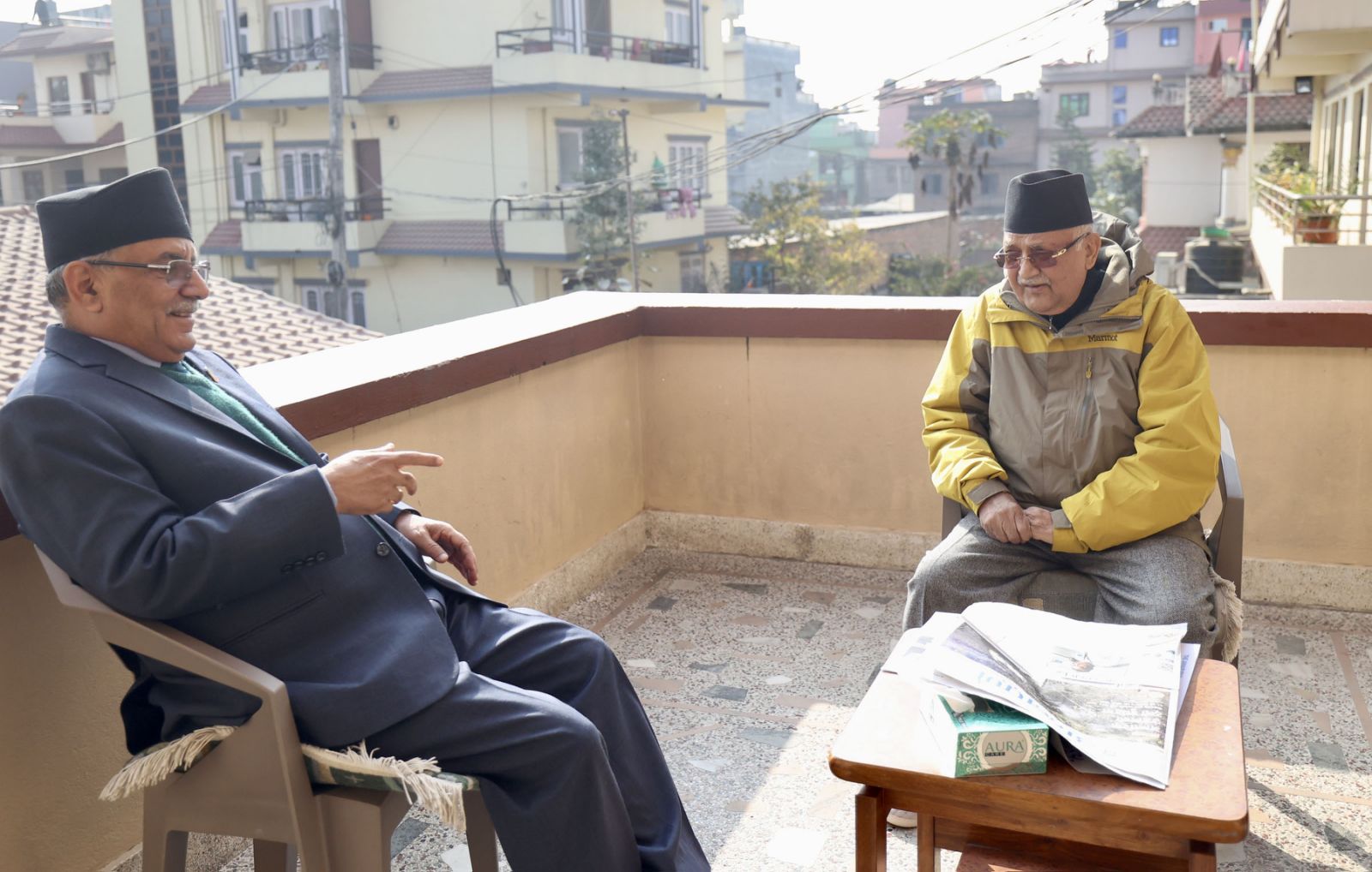 Meeting held between PM Dahal and Oli