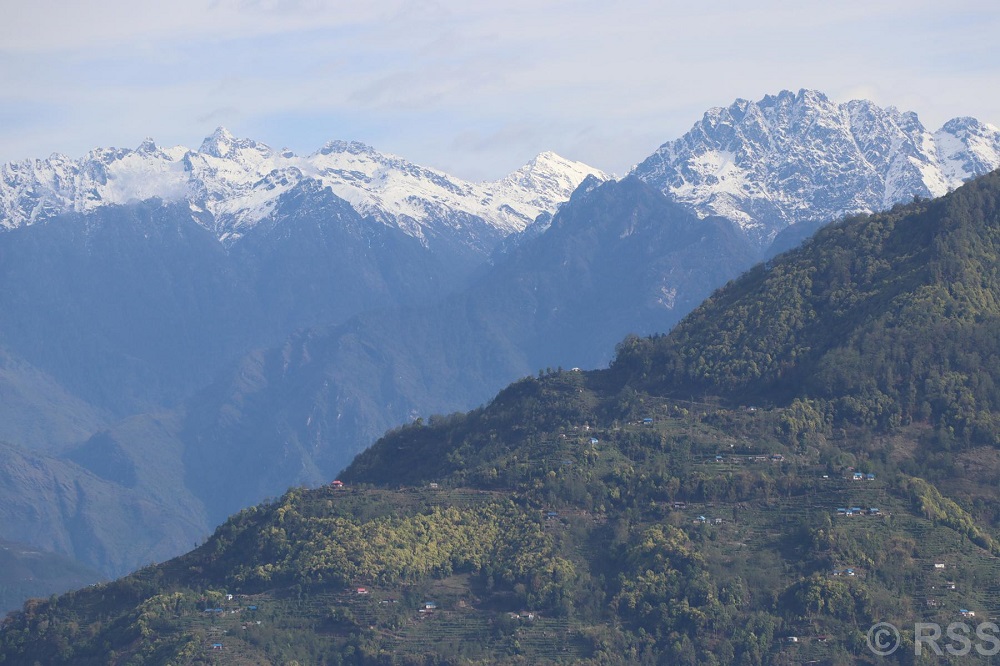 Taplejung experiences snowfall