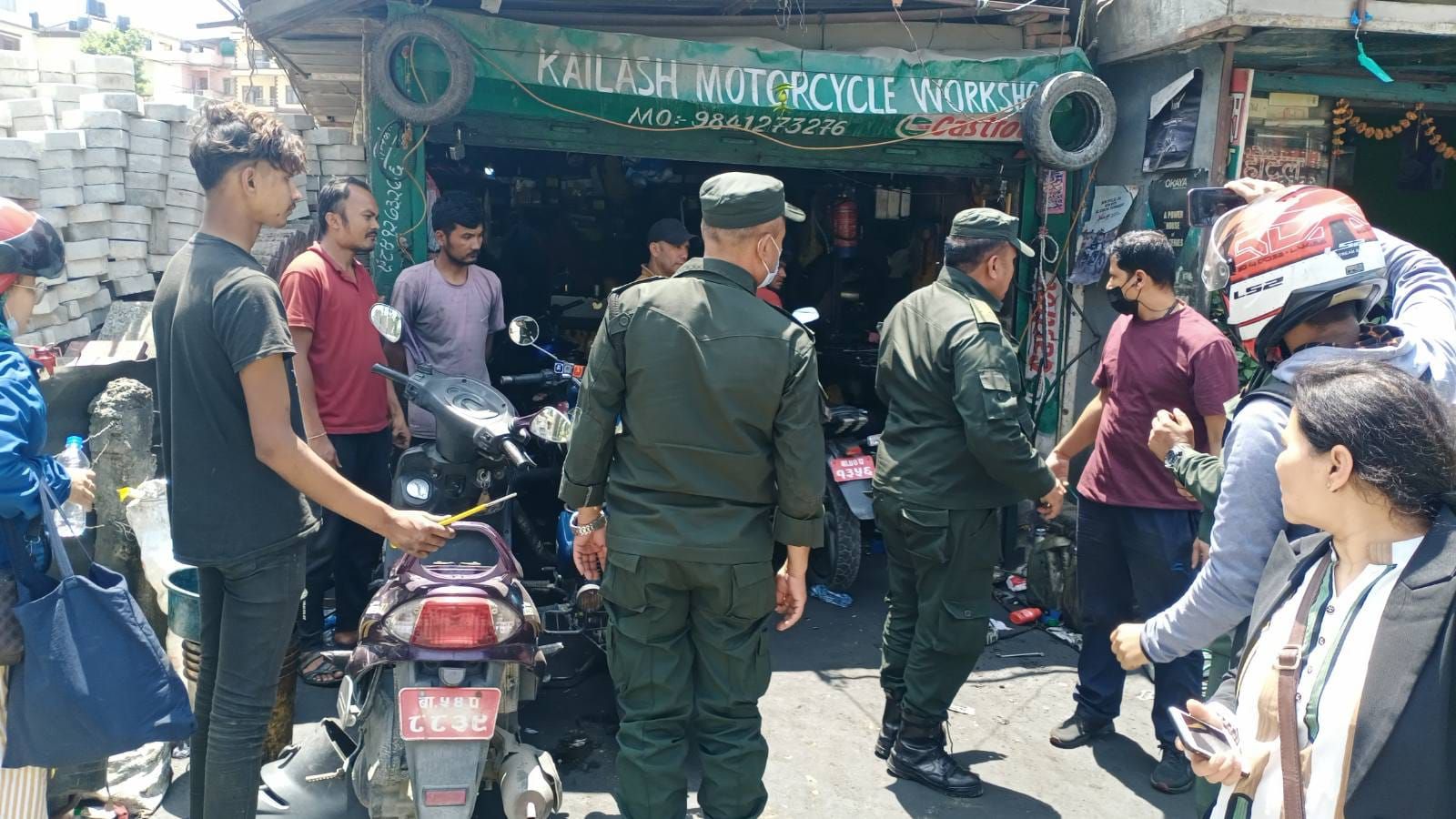 35 motorcycle workshops fined after obstructing the traffic