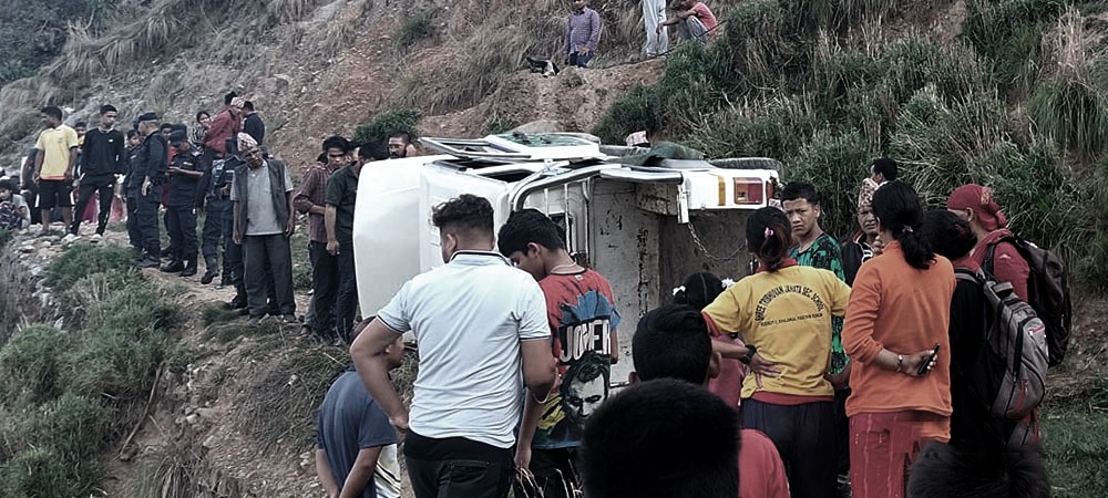 Ten injured in a jeep accident in Musikot