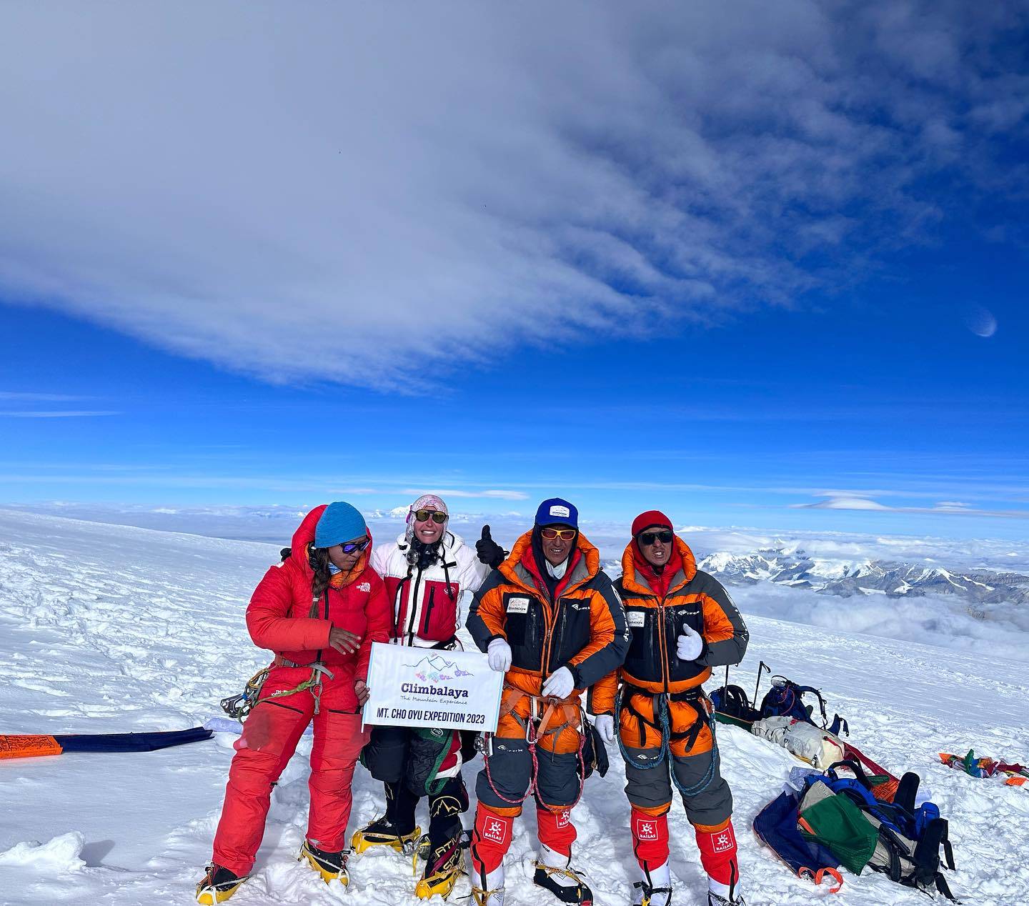 13th 8000m ascent by Dawa Yangzung Sherpa