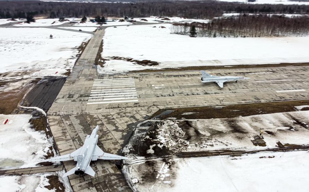 Russian bombers fly over Belarus amid Ukraine tensions