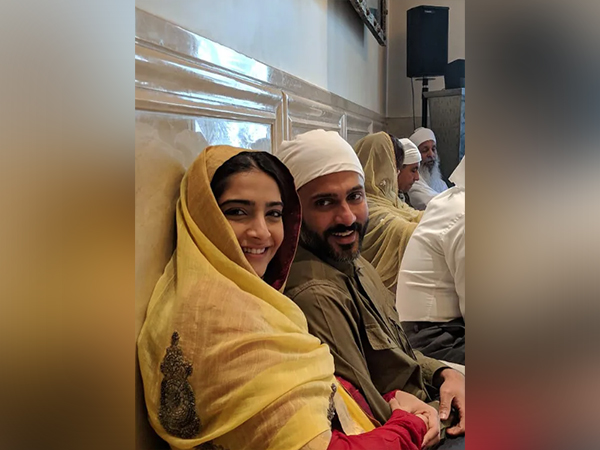 Sonam, Anand celebrate six years of togetherness