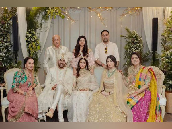 Kapoors and Bhatts take a family picture