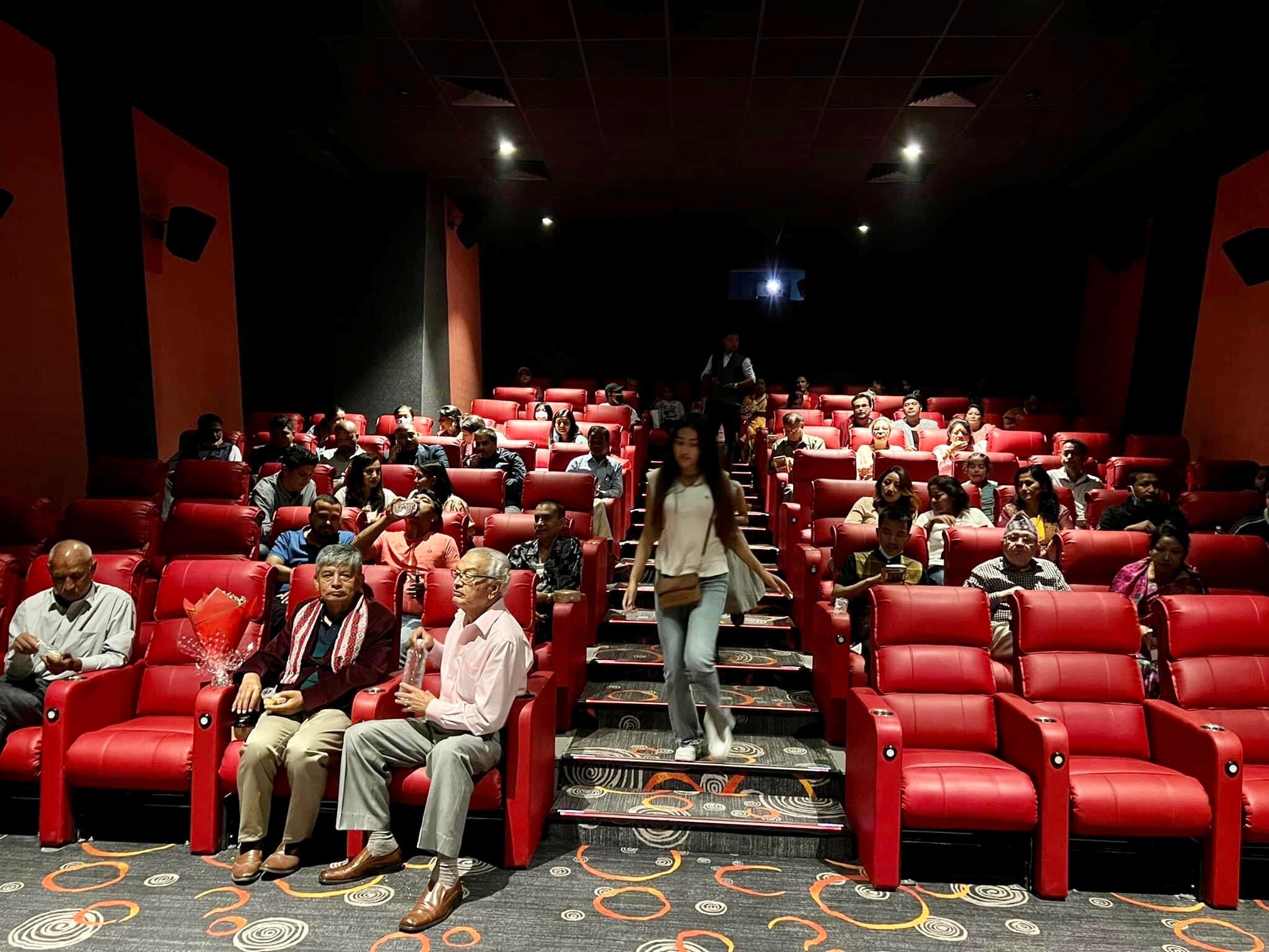 एकसाथ गोबर गणेश, भाइरल गोर्खे र मिरमिरे