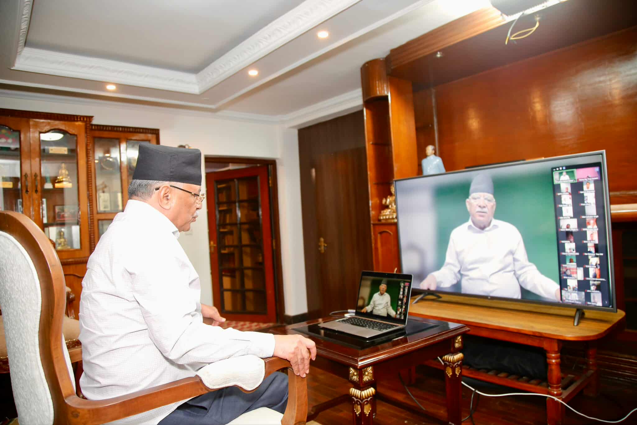 पार्टीमा गुटबन्दी रोक्ने प्रचण्डको प्रतिबद्धता