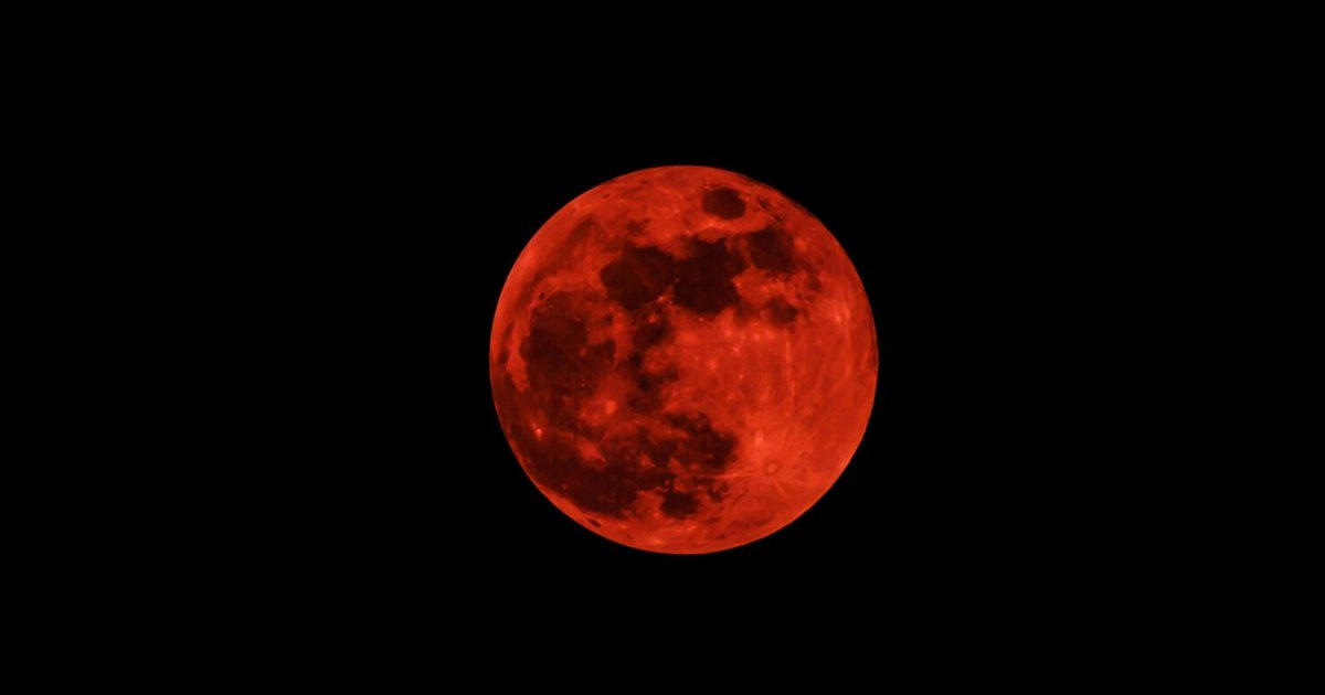 यसवर्षको पहिलो खग्रास चन्द्रग्रहण साढे तीन घण्टा देखियो