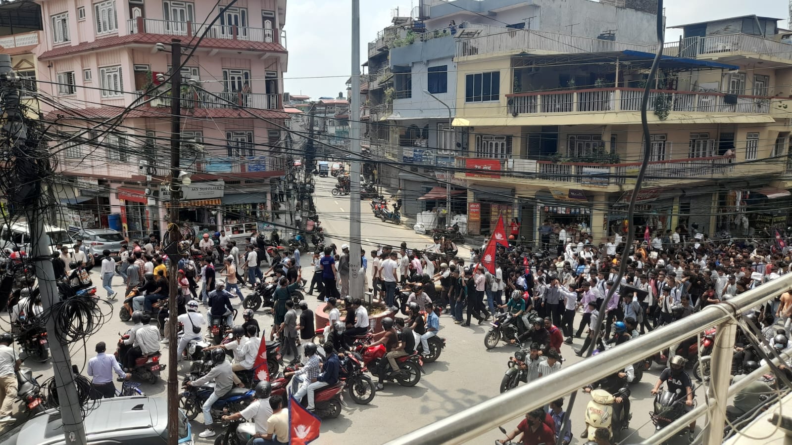 बुटवल र सुर्खेतमा पनि जेन–जीको प्रदर्शन