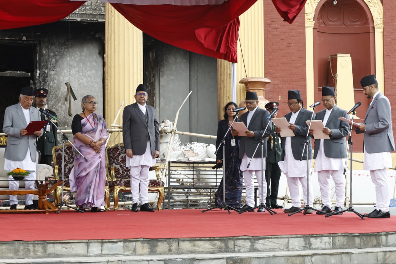 मन्त्रीहरूको जिम्मेवारी हेरफेर, कसलाई कुन मन्त्रालय ?