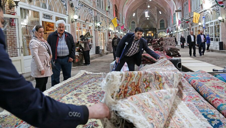 इरानको कार्पेट उद्योग सङ्कटमा, युवाहरूको रुचि घट्दै