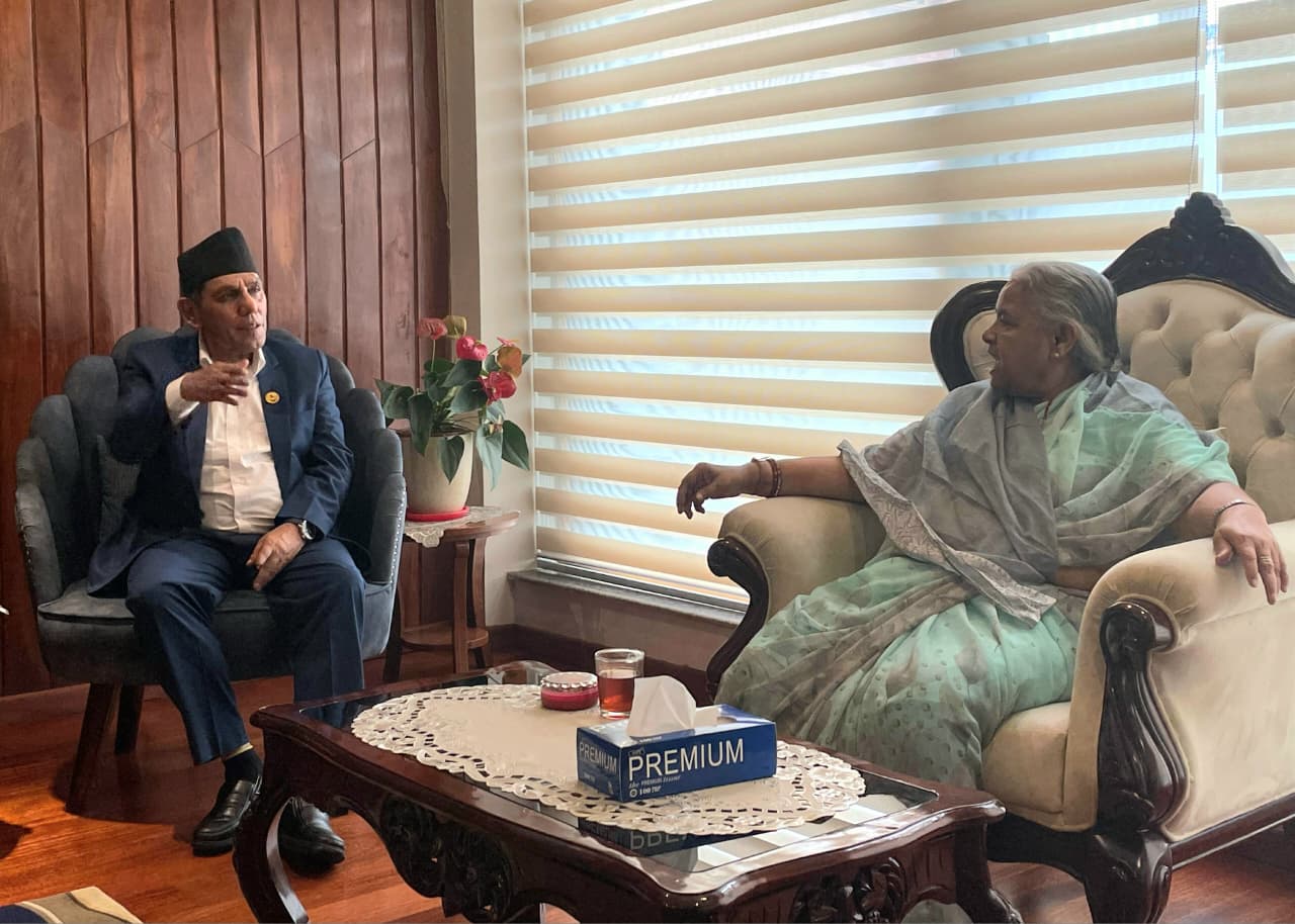 राष्ट्रियसभा अध्यक्ष दाहाल र प्रधानमन्त्री कार्कीबीच भेट