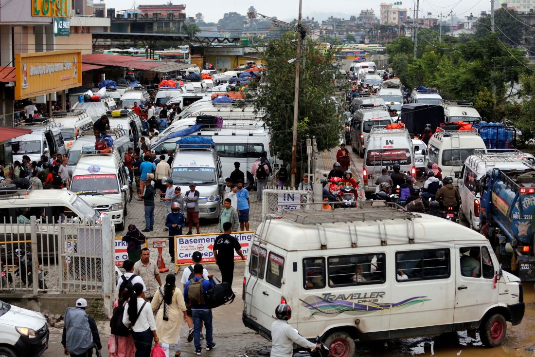 घटस्थापनापछि एक लाख ३८ हजार यात्रुले काठमाडौँ छाडे