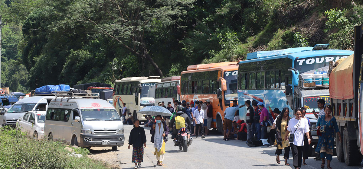 अवरुद्ध पृथ्वीराजमार्ग दुईतर्फी खुल्यो