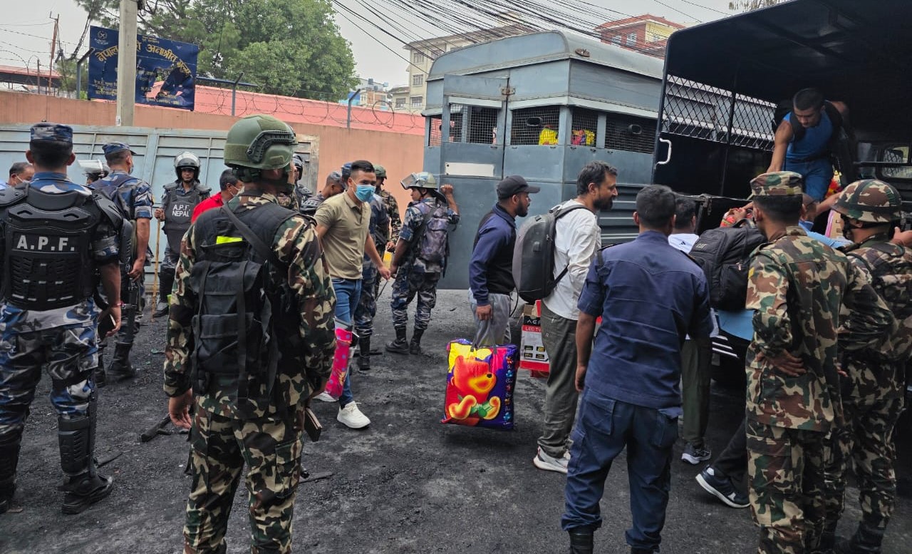 डिल्ली बजारका कैदीबन्दीलाई केन्द्रिय कारागार सारियो