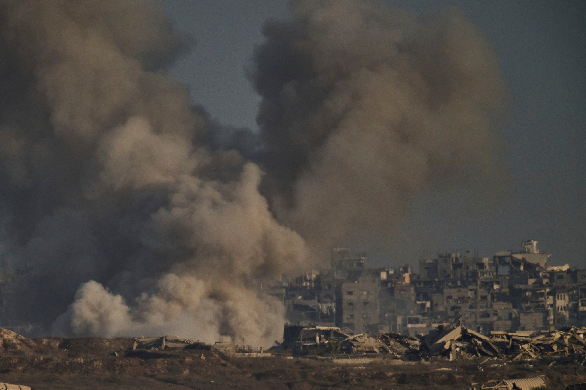 गाजामा इजरायली आक्रमणमा १३ जनाको मृत्यु