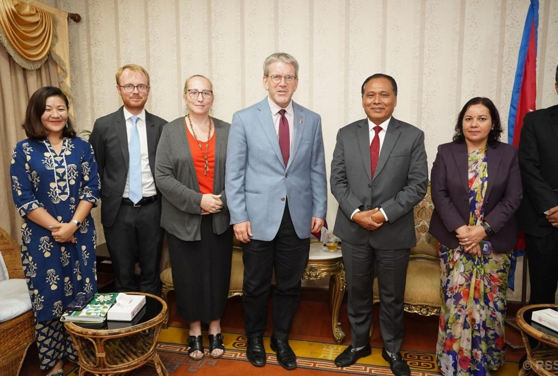 मन्त्री घिसिङसँग अमेरिकी राजदूतको शिष्टाचार भेट