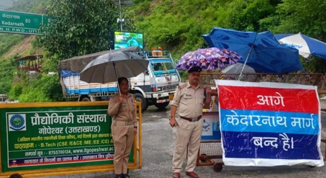 निरन्तर वर्षापछि केदारनाथ यात्रा अस्थायी रूपमा बन्द