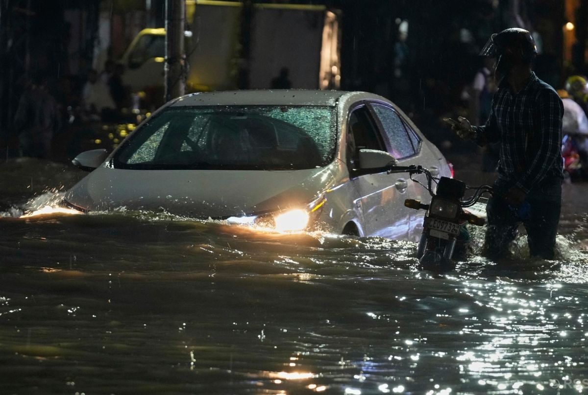 पाकिस्तानमा बाढी : मध्य पञ्जाबबाट १ लाख २० हजारभन्दा बढीलाई सुरक्षित स्थानमा सारियो