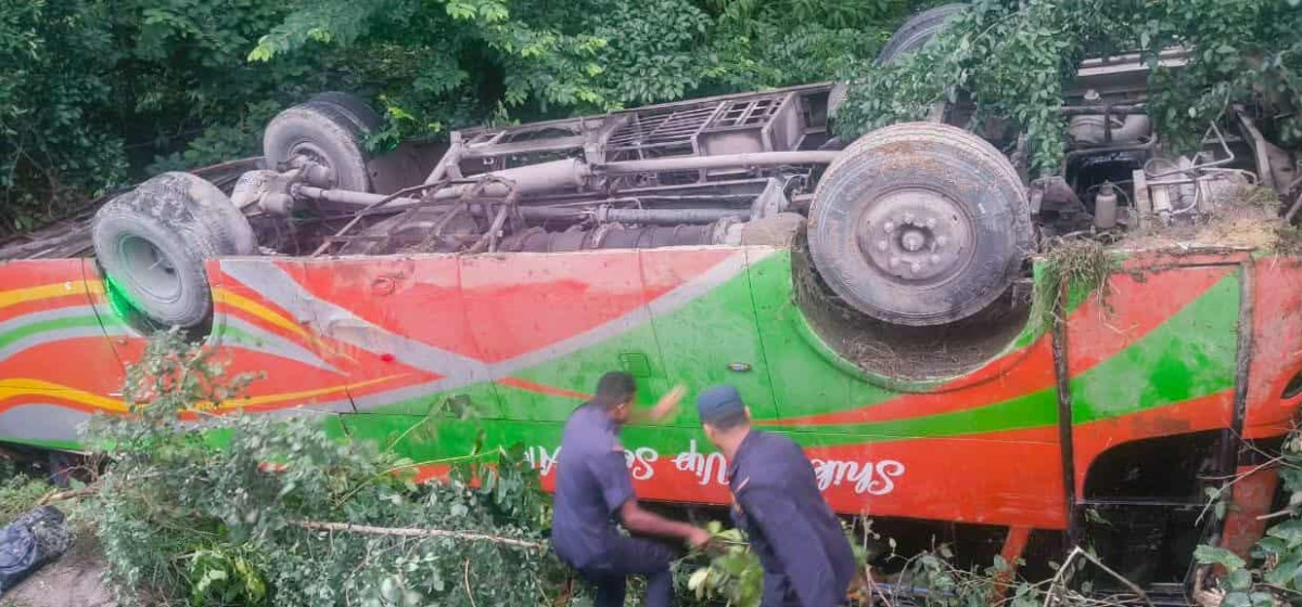 कपिलवस्तुमा बस दुर्घटना हुँदा १ जनाको मृत्यु, ३६ घाइते
