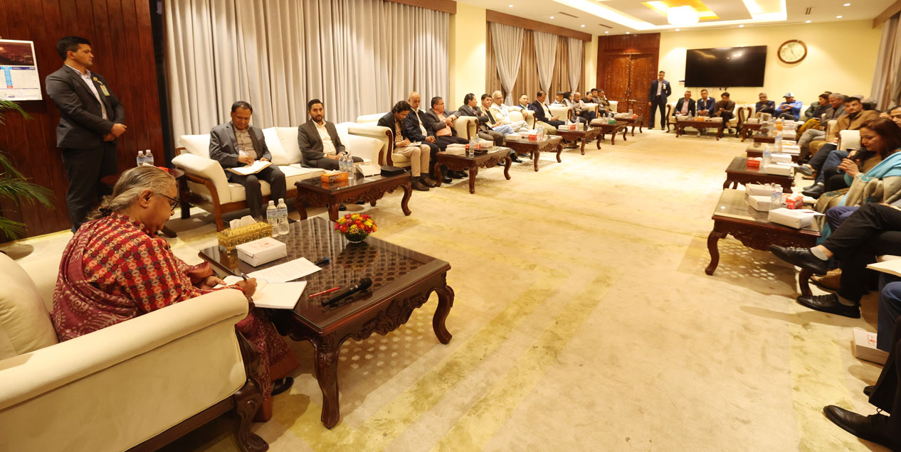 सम्पादकसँग प्रधानमन्त्रीको छलफल