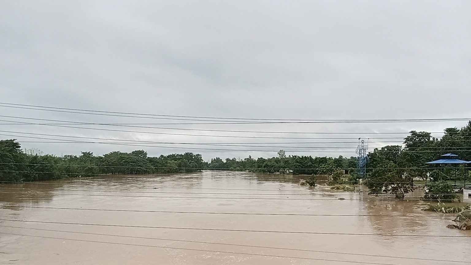सुनसरीमा बाढीले सयौँ घर डुबानमा