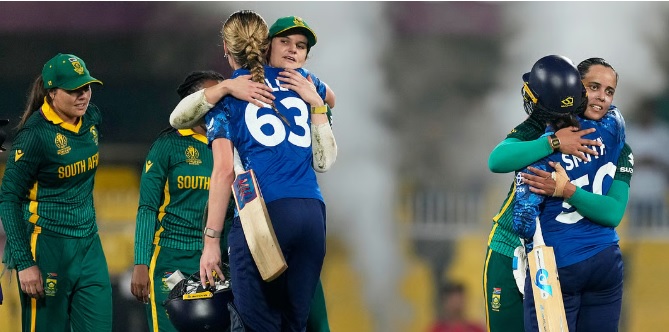 इंग्ल्याण्डलाई हराउँदै दक्षिण अफ्रिका आइसीसी महिला विश्वकपको फाइनलमा