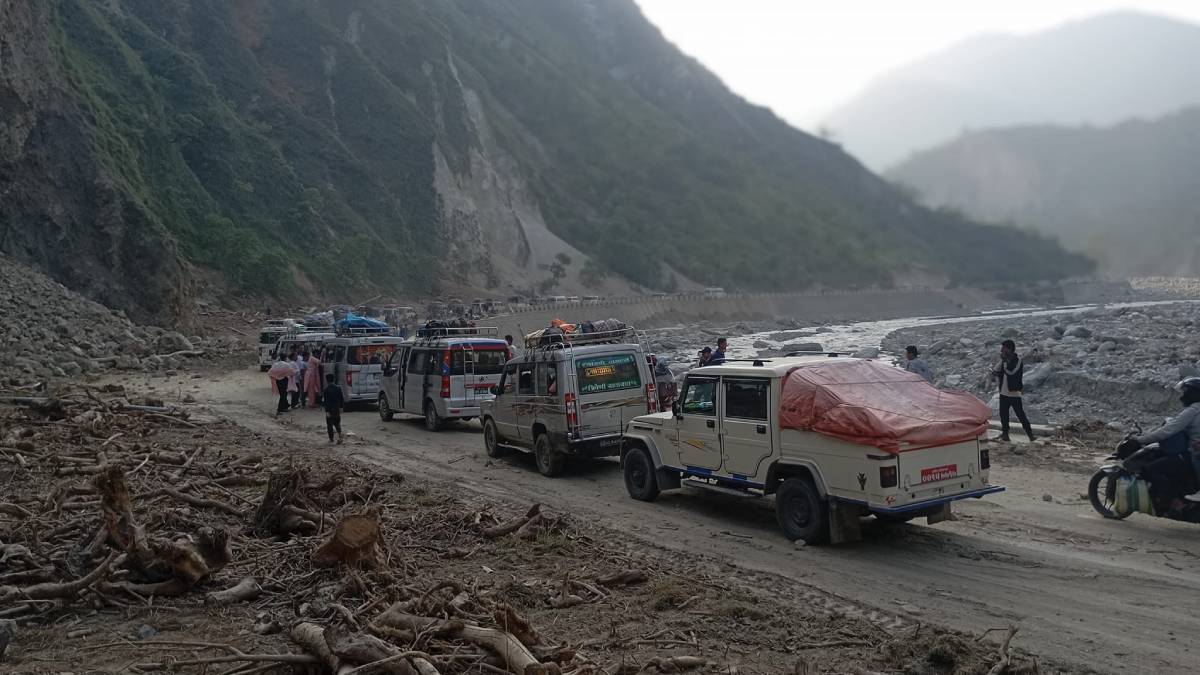 आजदेखि विपी राजमार्गमा रातिमा सवारी सञ्चालनमा रोक