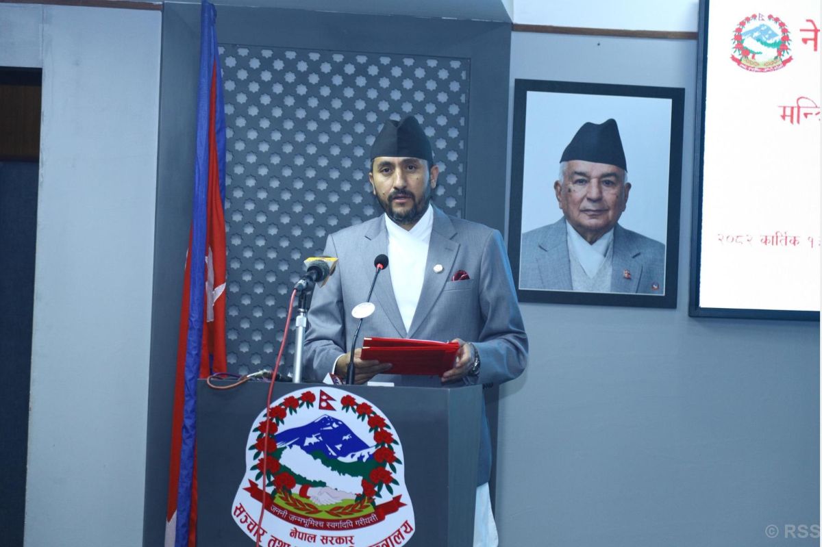 सरकारले तत्काल राजदूत नियुक्त गर्दैनः सञ्चारमन्त्री खरेल