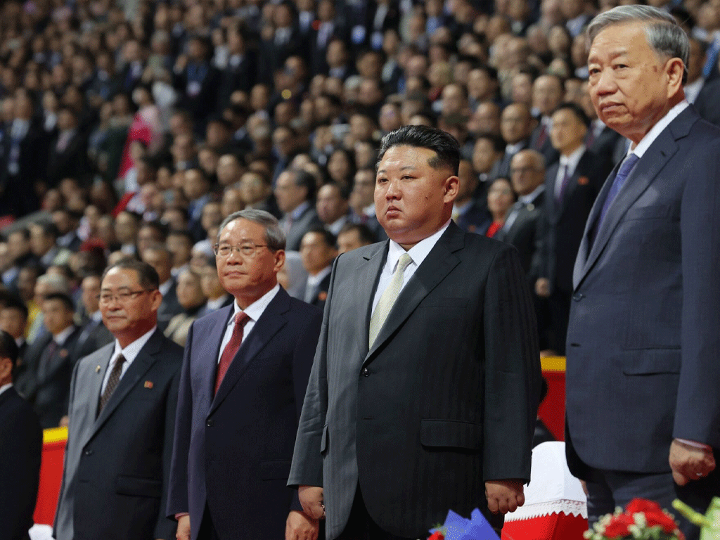 उत्तर कोरियाद्वारा भव्य परेडमा ‘सबैभन्दा शक्तिशाली’ क्षेप्यास्त्र प्रदर्शन