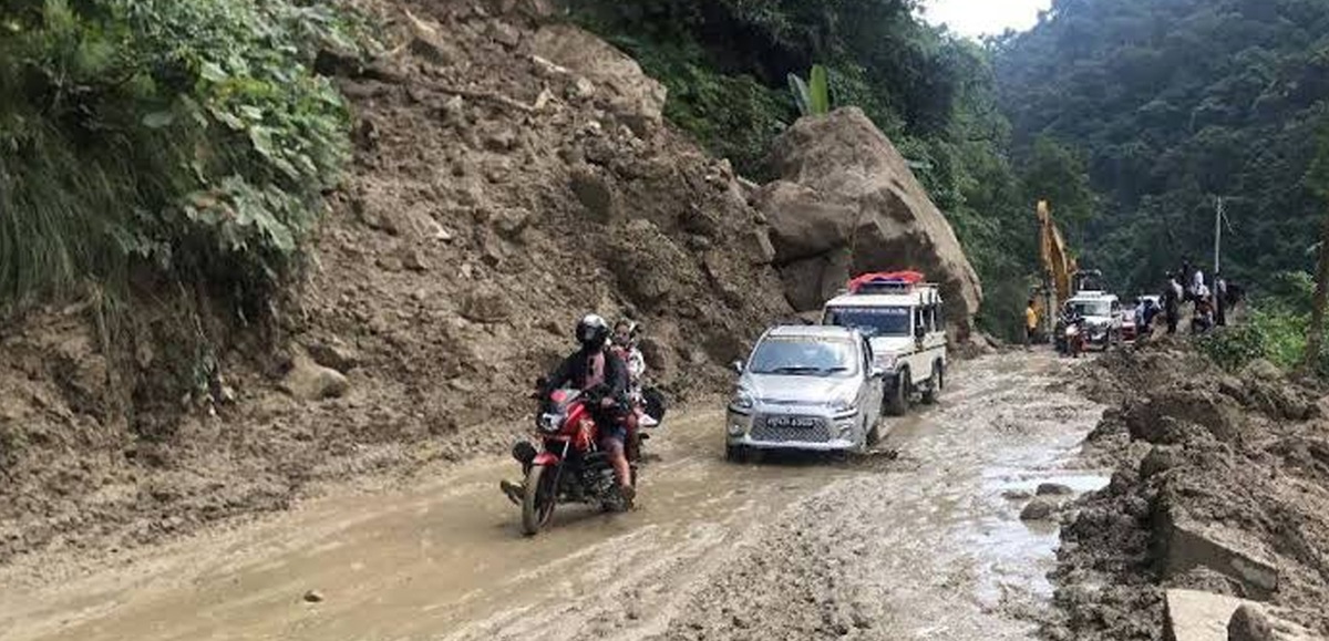 बेलुका र रातको समयमा हेटौँडा-भैँसे हुँदै काठमाडौँ जाने सडकमा आवागमन रोक