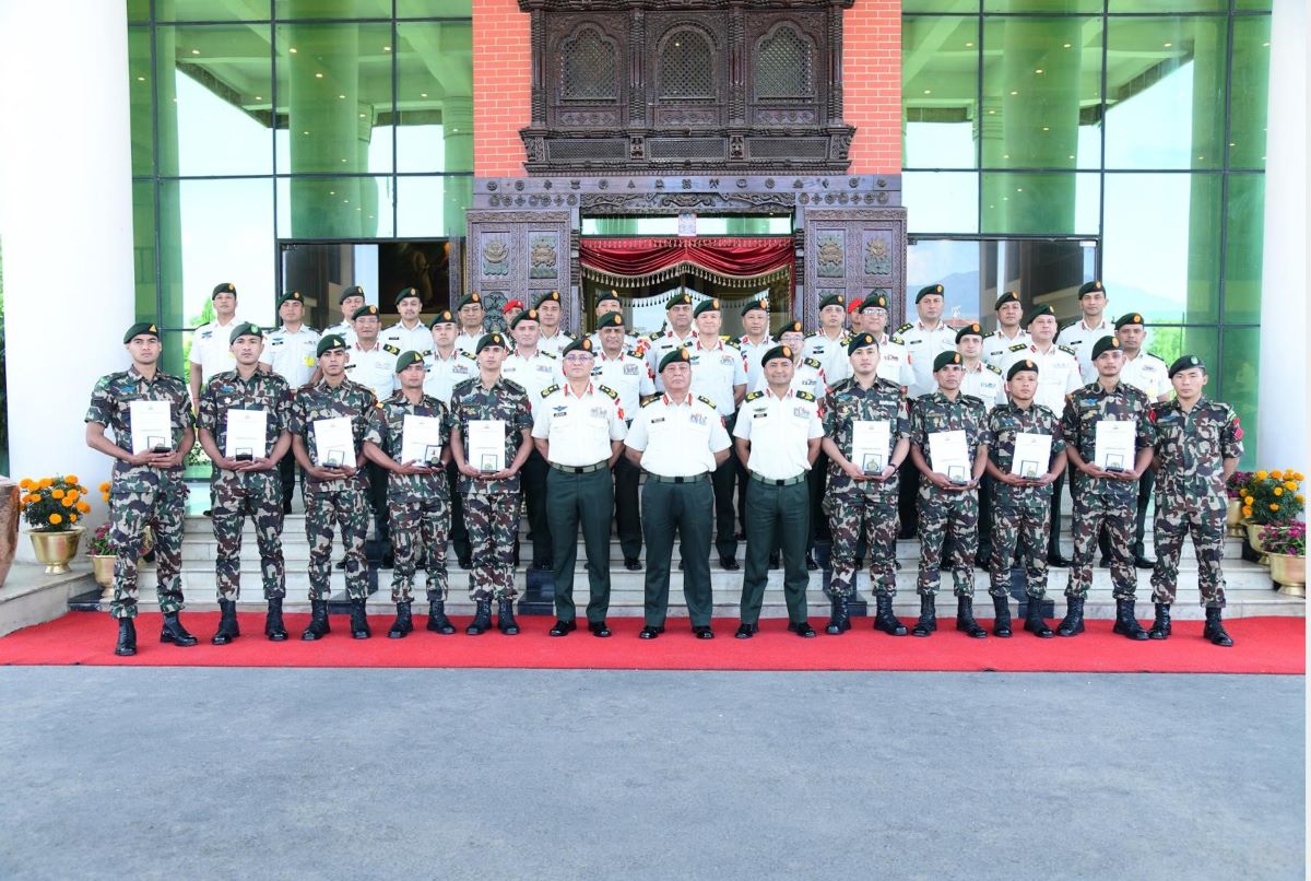 बेलायतमा स्वर्ण जितेको सैनिक टोलीलाई प्रधान सेनापतिको सम्मान