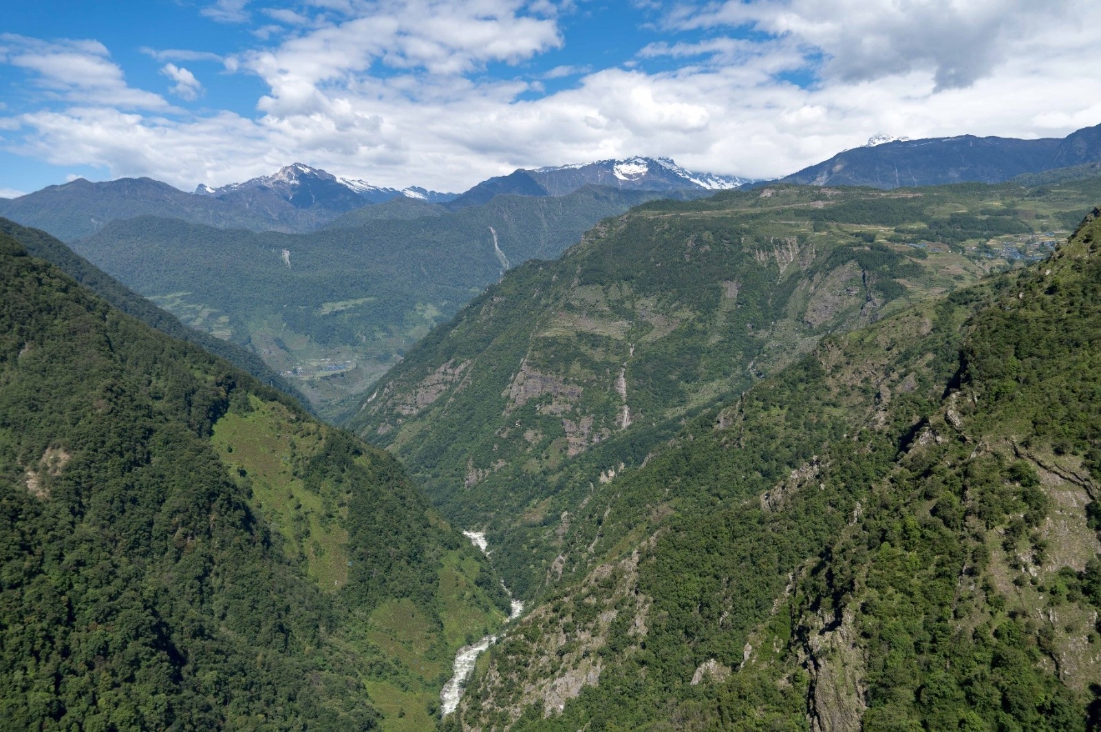 माथिल्लो अरुणको १३ अर्बको शेयर एनआरएन र वैदेशिक रोजगारीमा रहेका नेपालीलाई दिने प्रस्ताव