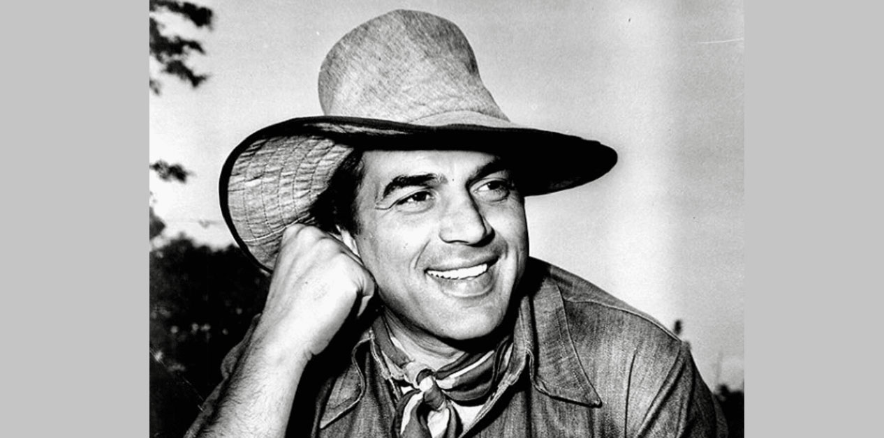 शवदाह गृह पुग्यो धर्मेन्द्रको परिवार