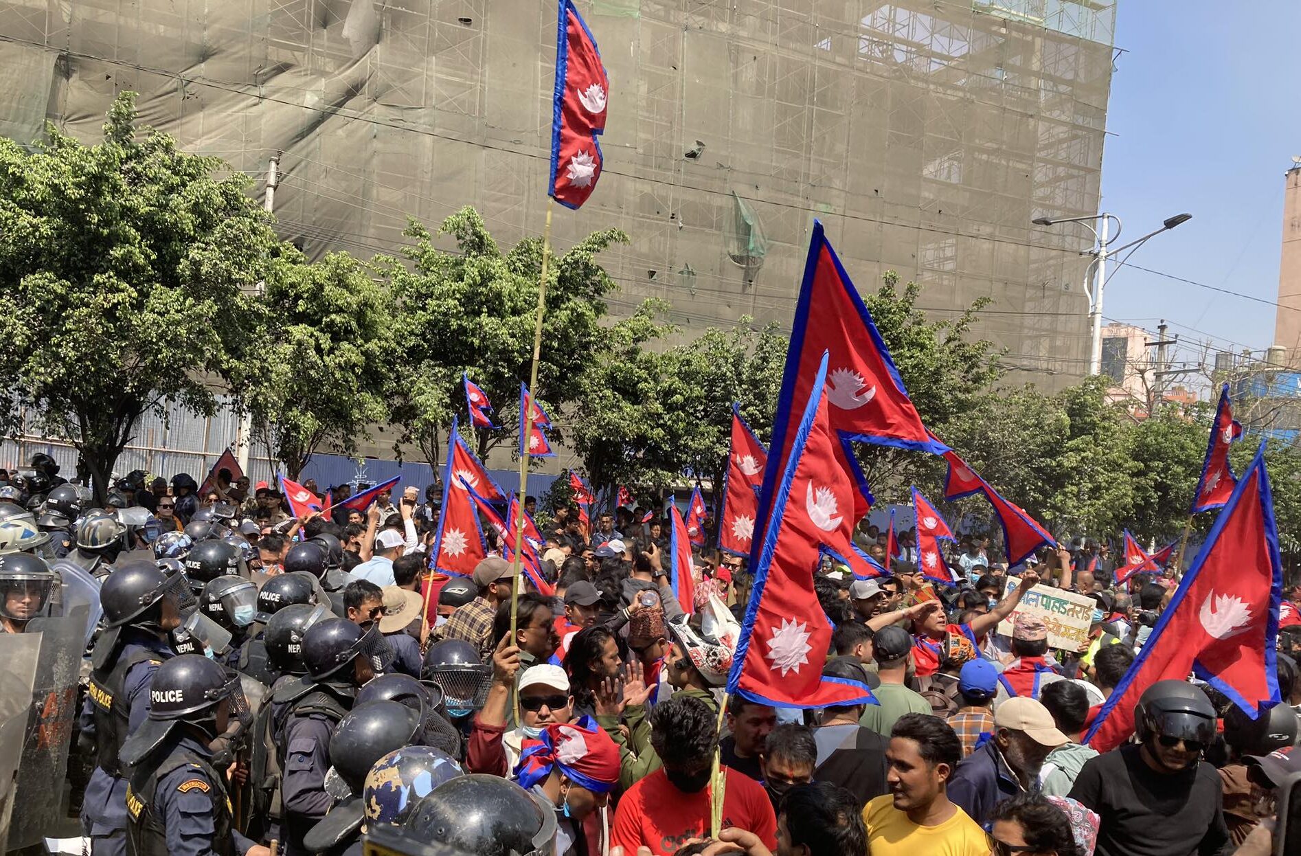 शोकचक्रमा दलहरूको सौदाबाजी