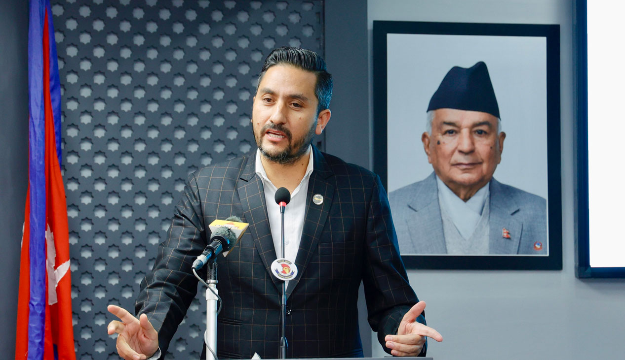 सञ्चारमन्त्रीको निर्देशन- कर्मचारीलाई सामाजिक सुरक्षा कोषमा अनिवार्य आबद्ध गराउनू