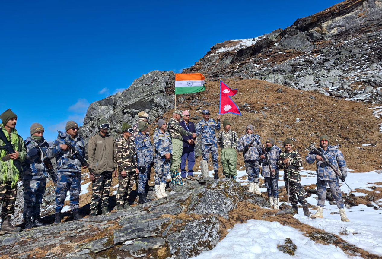 ६ तस्बिरमा हेर्नुहोस् ताप्लेजुङ-सिक्किम सीमा क्षेत्रमा संयुक्त अनुगमन