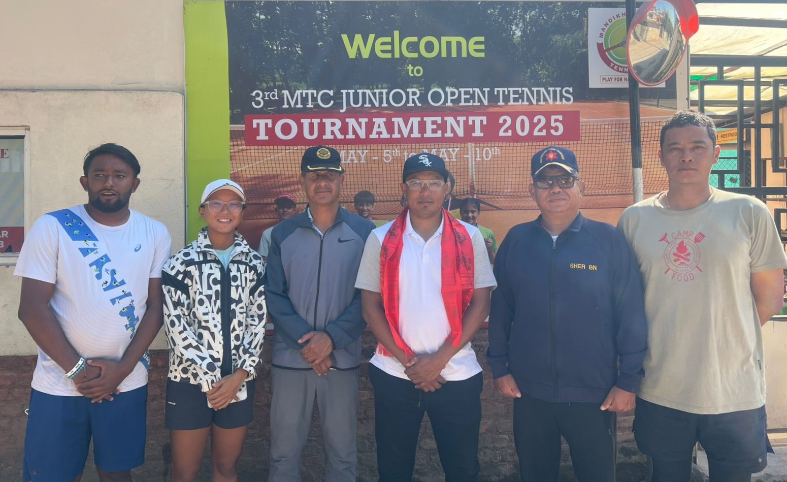 रोहितले दार्जिलिङमा टेनिस खेल्ने