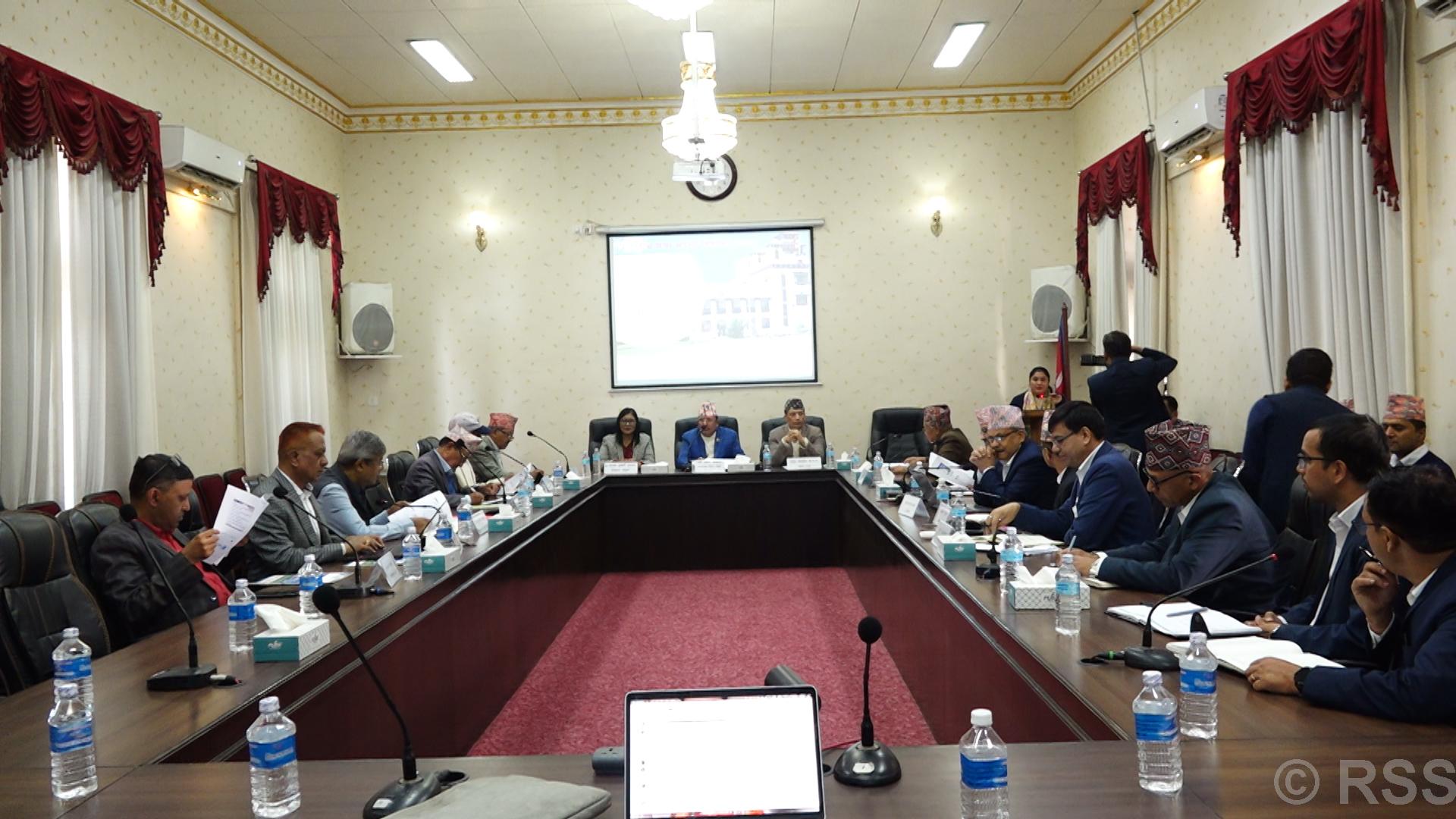 आगामी निर्वाचनबारे पूर्वपदाधिकारीसँगको परामर्शमा आयोग