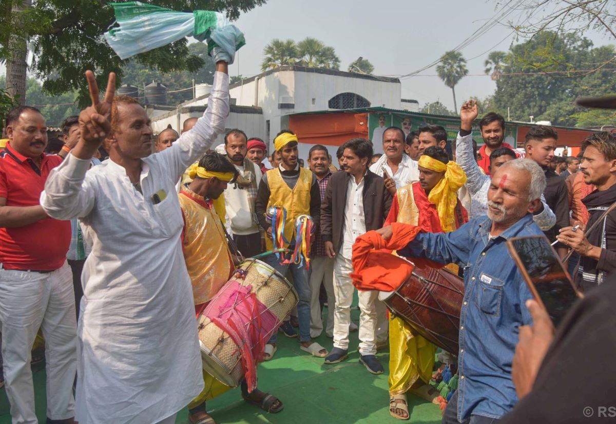बिहार राज्य चुनावमा प्रधानमन्त्री मोदीको गठबन्धन अगाडि