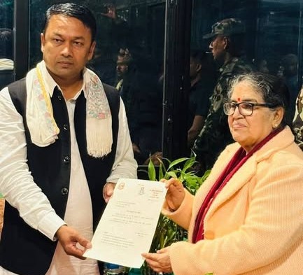 मधेसको मुख्यमन्त्रीमा रातारात एमालेका सरोज नियुक्त