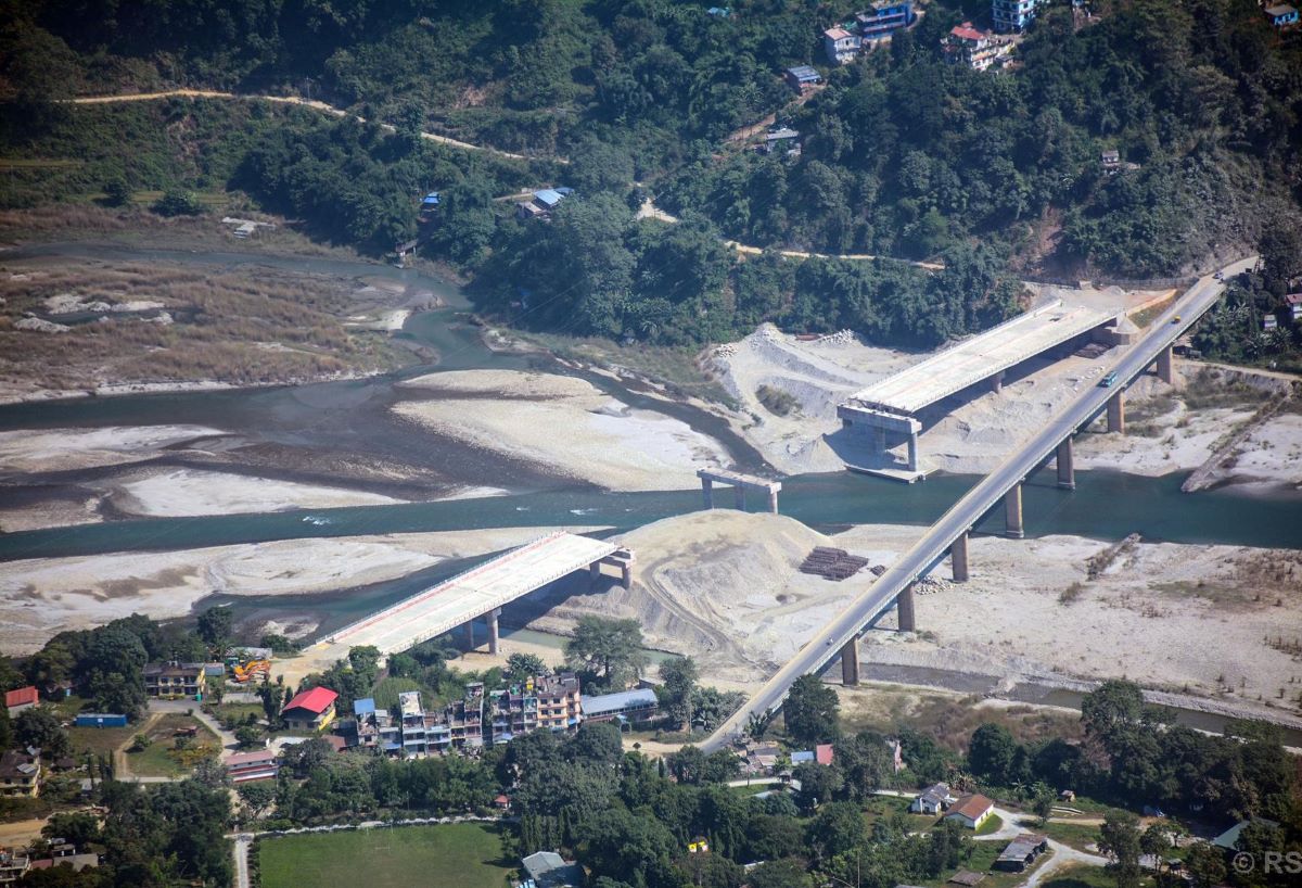 मादी पुल निर्माण धमाधमः ७२ प्रतिशत भौतिक प्रगति