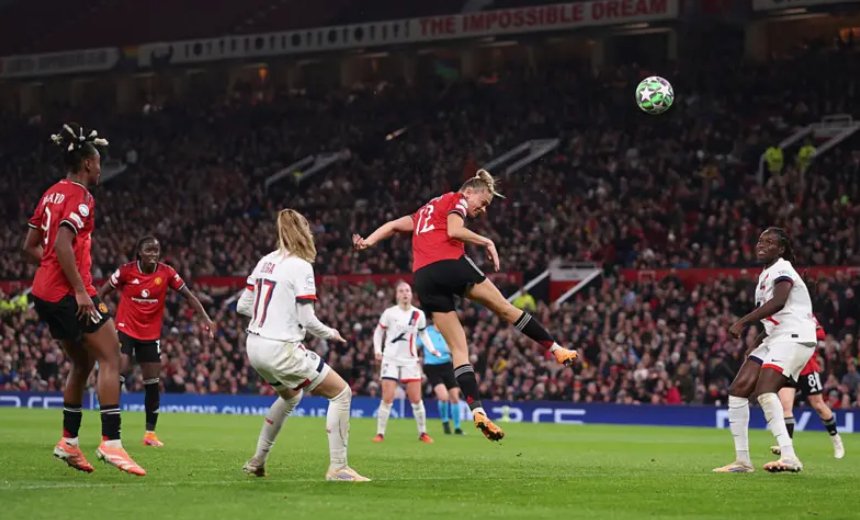 म्यानचेस्टर युनाइटेडसँग पिएसजी पराजित