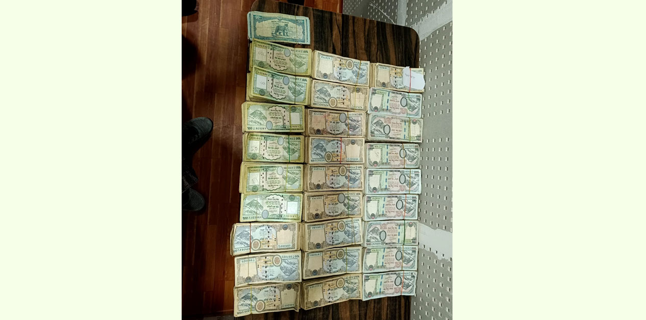 १५ लाख नगदसहित पर्साबाट हुन्डी कारोबारी पक्राउ