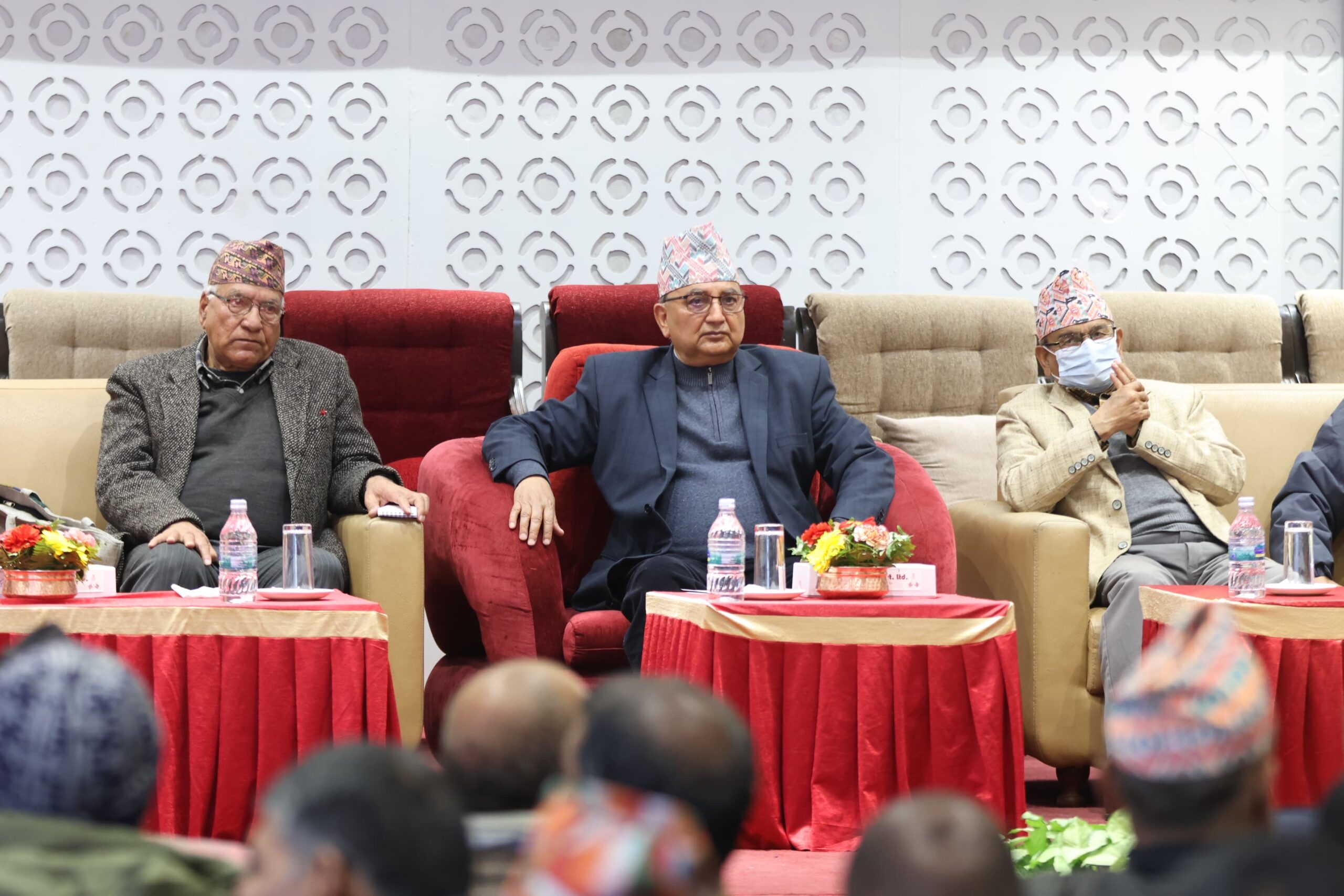 नेकपा एमाले ईश्वर पोख्रेल समुहको कार्की ब्याक्वेटमा भेला सुरु [फोटो फिचर]