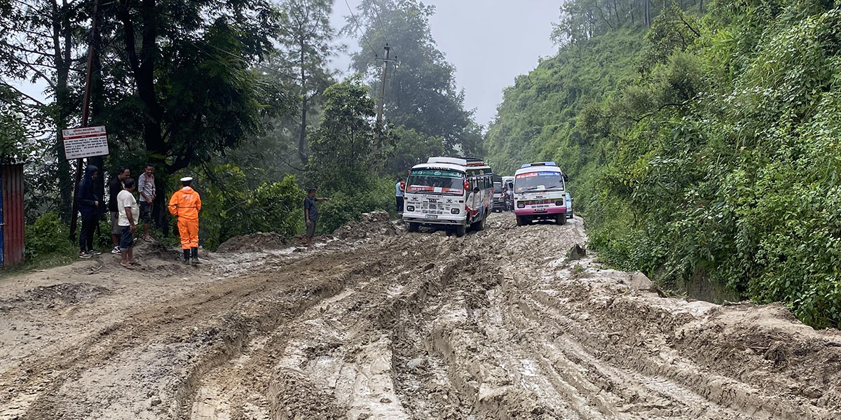 अरनिको राजमार्गको धुलिखेल–खावा सडकखण्ड विस्तार कार्य तीव्र