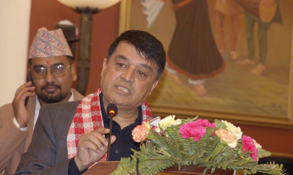 सरकारले निजीक्षेत्रलाई सँगै नलगे अर्थतन्त्रले गति समात्दैनः ढकाल