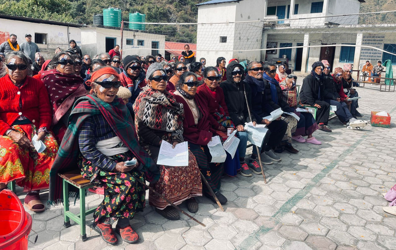 निःशुल्क आँखा शिविरमा ५९ जनाले दृष्टि पाए