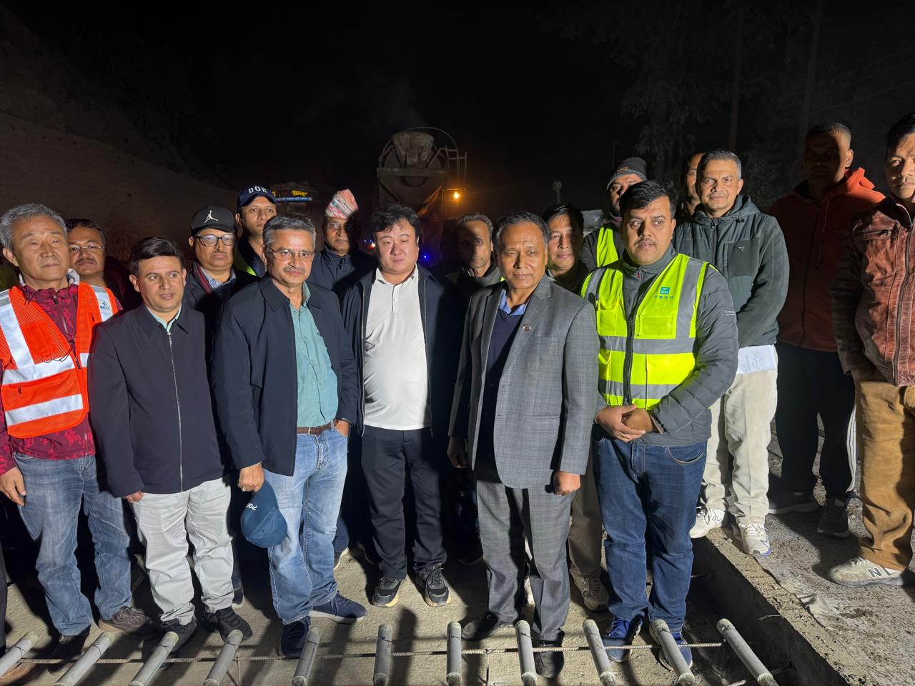 कामको रफ्तार दोब्बर पारेर दाउन्ने खण्ड चाँडै सक्न मन्त्री घिसिङको निर्देशन